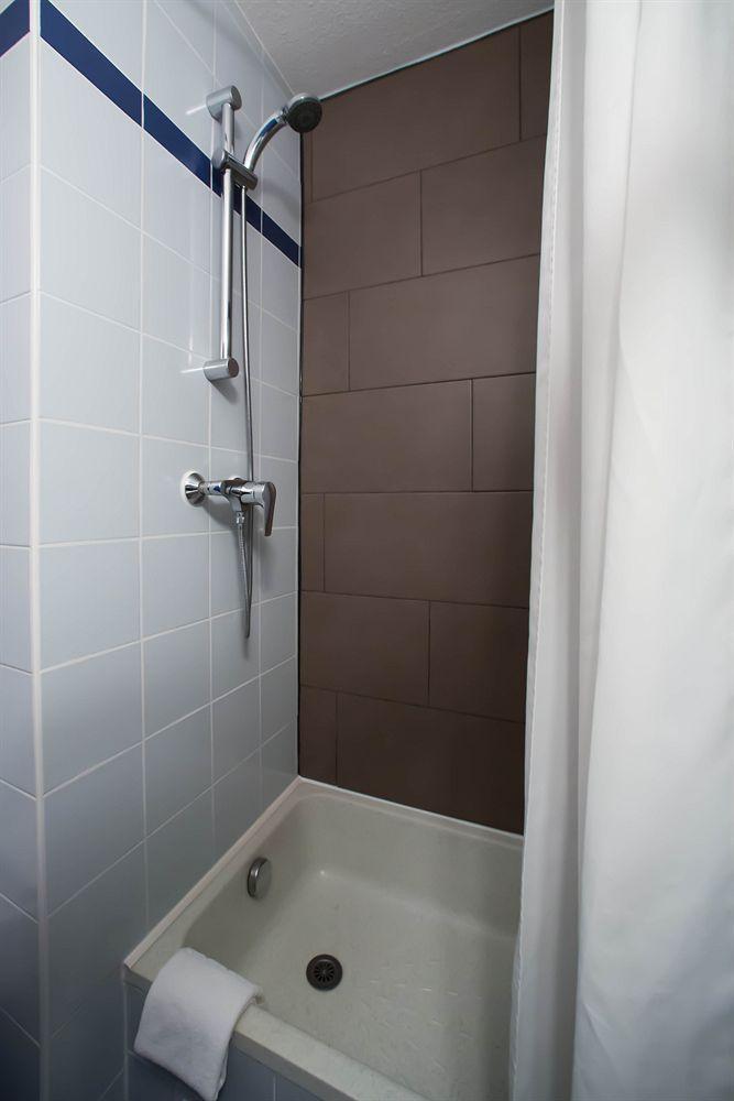 Le 2 By Hotel Akena - Nantes Beaujoire, Porte De Sainte Luce Екстер'єр фото